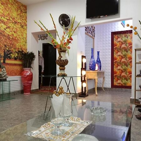 Helen One Hotel Lahore Exterior foto