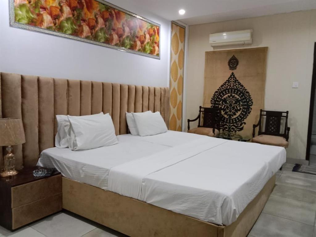 Helen One Hotel Lahore Exterior foto